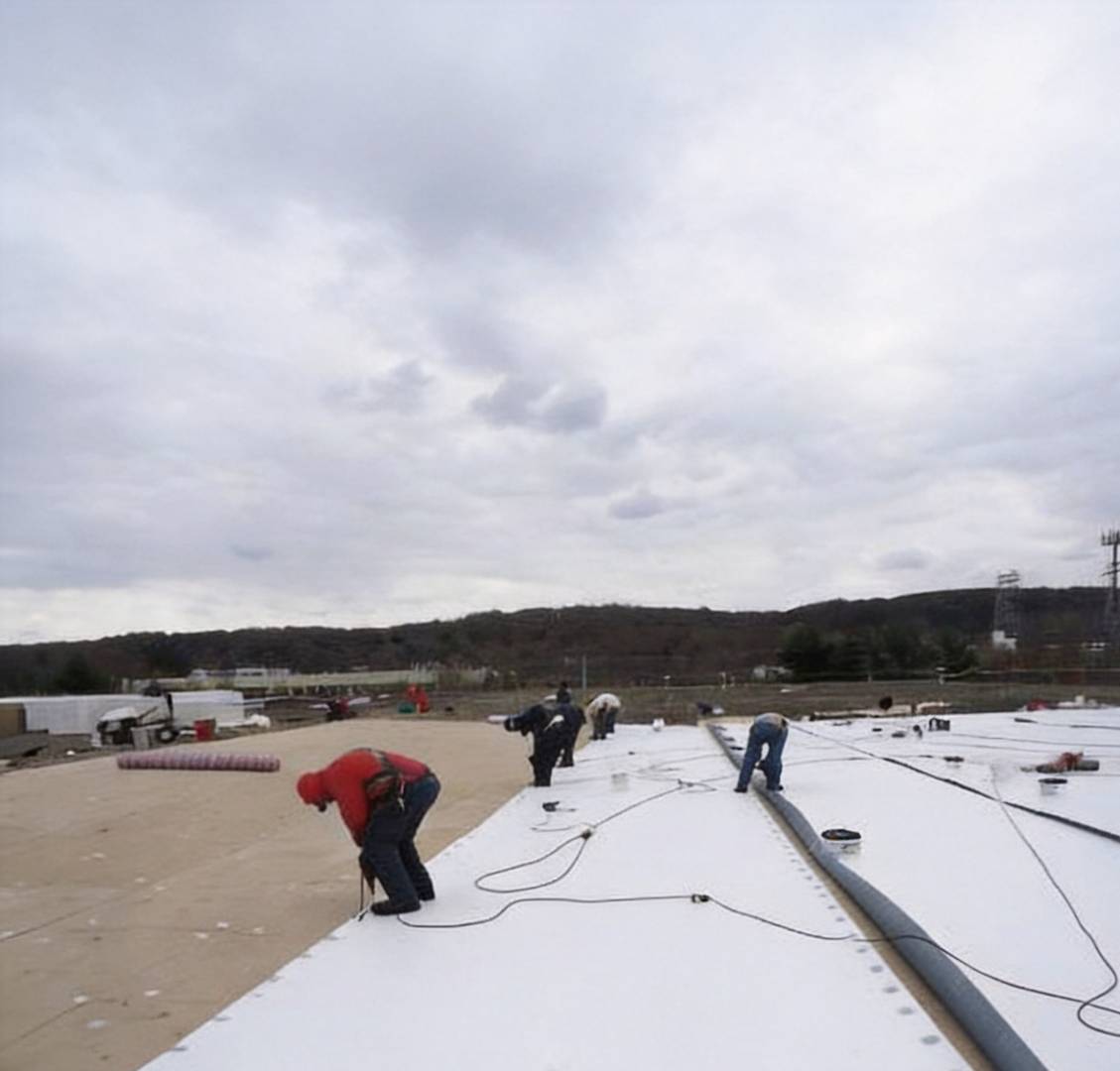 Single-ply membrane roof detail