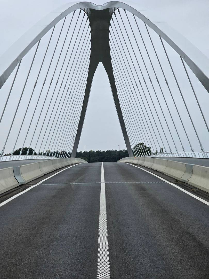 Traffic-bearing bridge deck