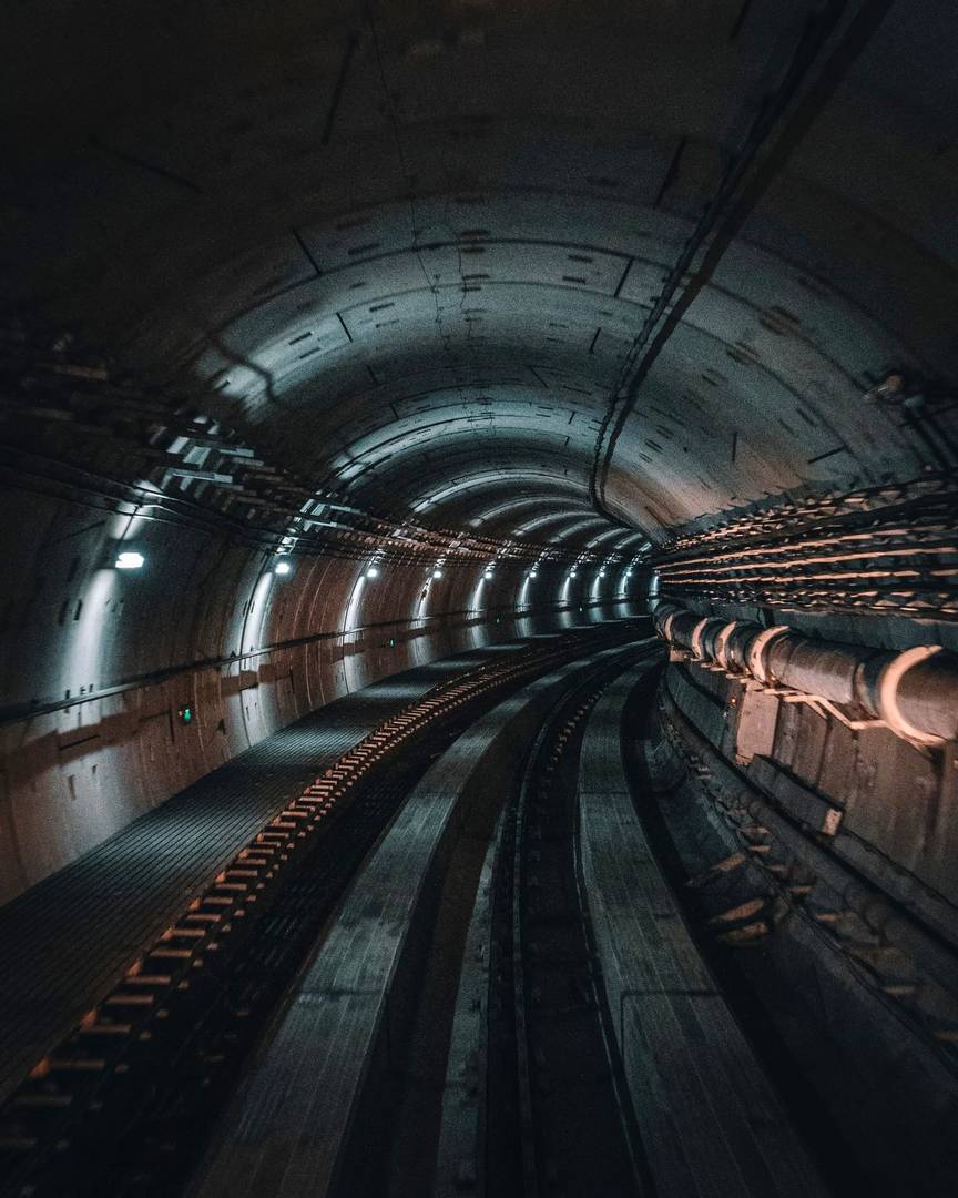 Underground rail tunnel environment